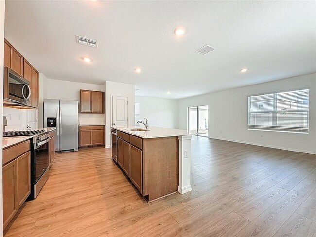 Building Photo - 35541 Kinsey Pt