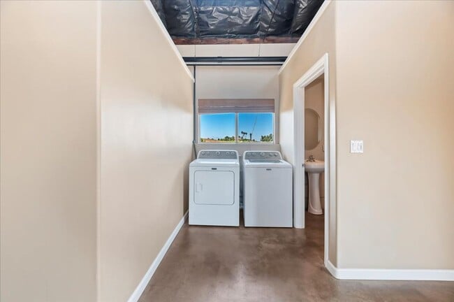 Building Photo - **Spacious 2-Bedroom Home In The Heart Of Wine Country**