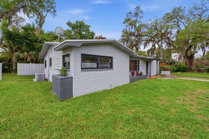 Building Photo - 2529 Rainbow Dr