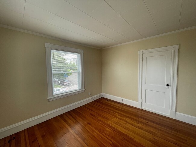 Building Photo - 68 Laval St