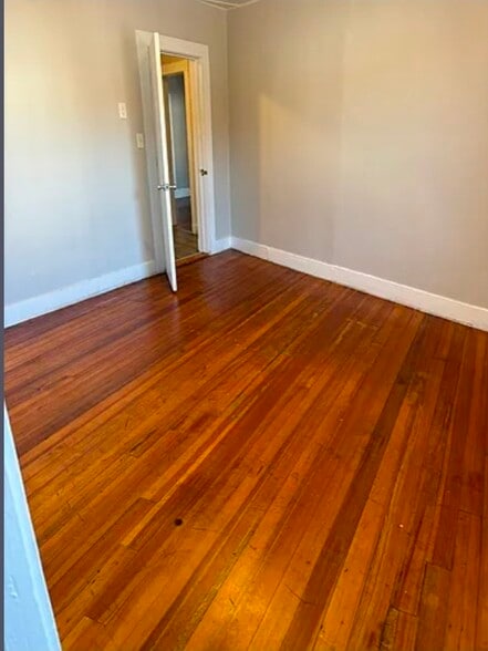 Building Photo - 598 Hyde Park Ave