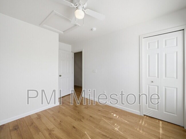 Building Photo - 1247 Mare St