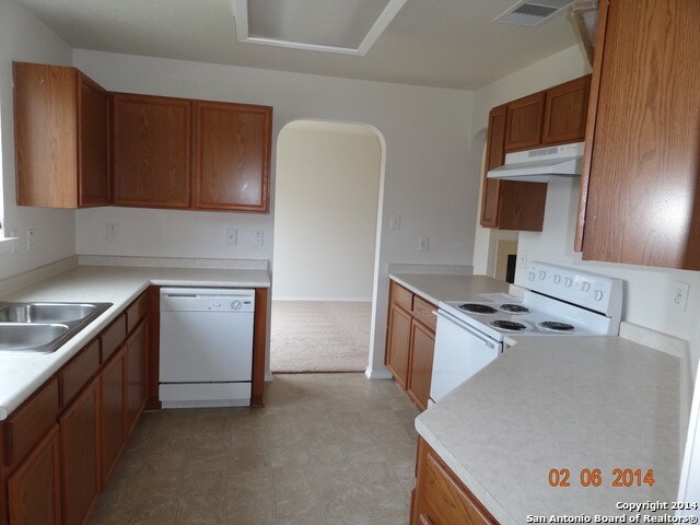 Building Photo - 5926 Ironmill Creek