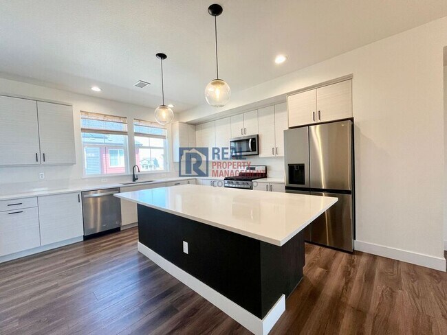 Building Photo - 10334 Milwaukee Cir