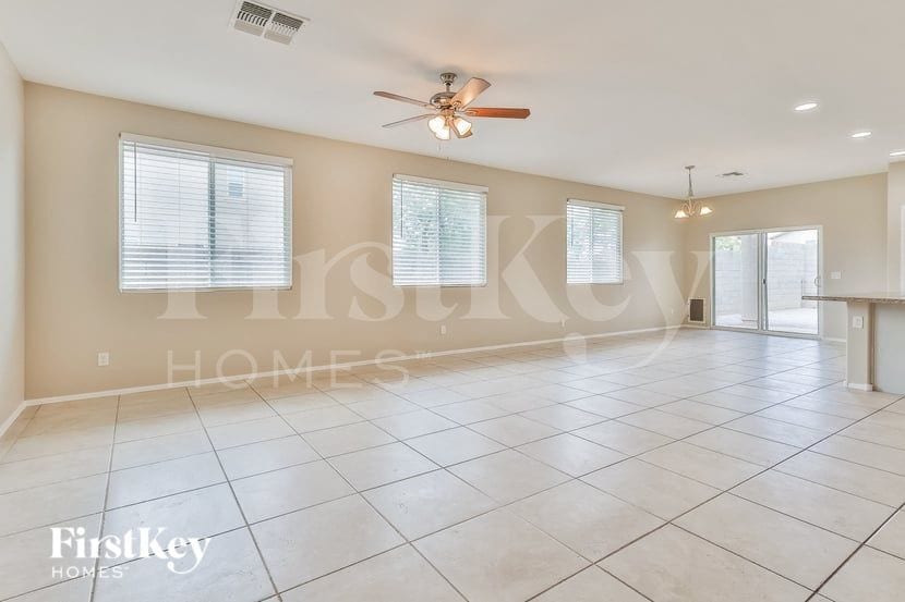 Building Photo - 11734 W Chase Ln