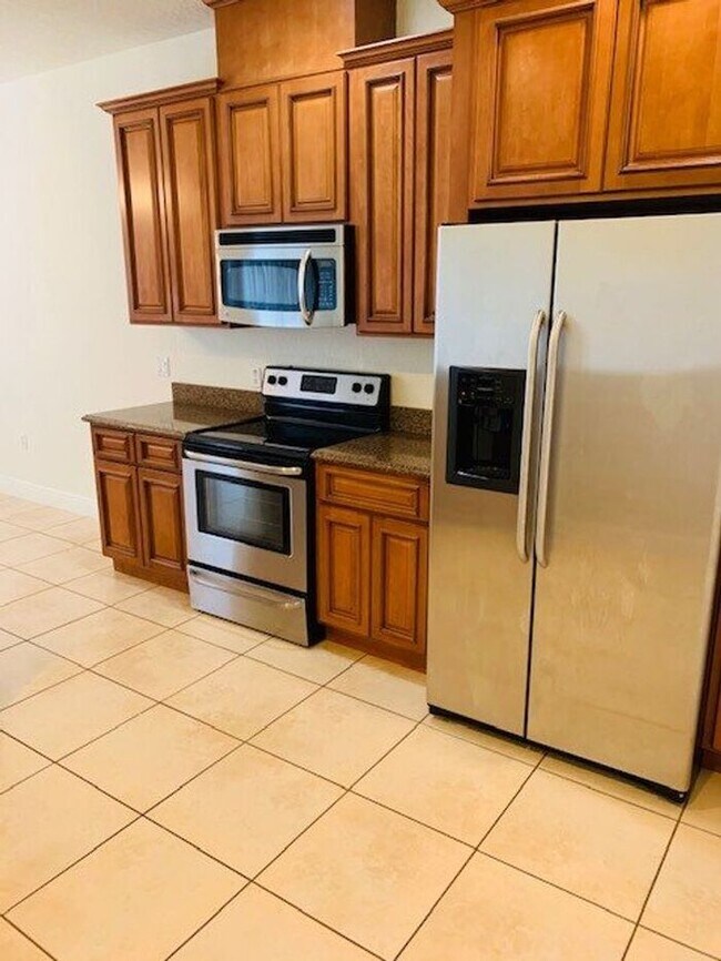 Building Photo - Gated Community of La Fortuna in Kissimmee