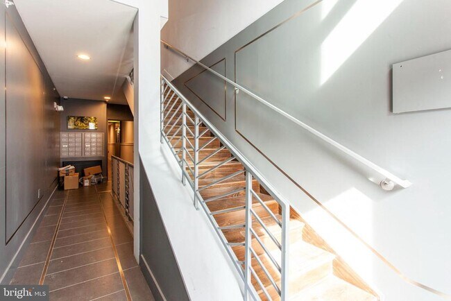 Building Photo - 1533 Parrish St