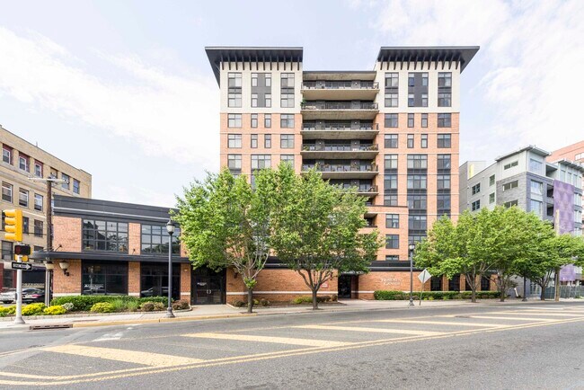 Building Photo - 610 Newark St.