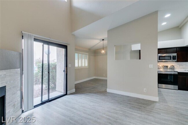 Building Photo - LOCATED IN GATED COMMUNITY JUST MINUTES FR...