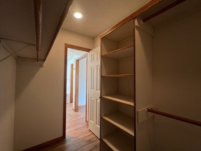 Building Photo - 3 Bed / 2 Bath in heart of Springfield