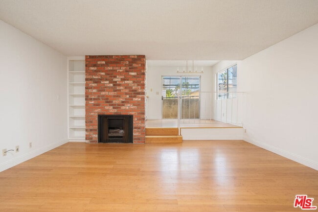 Building Photo - 953 4th St