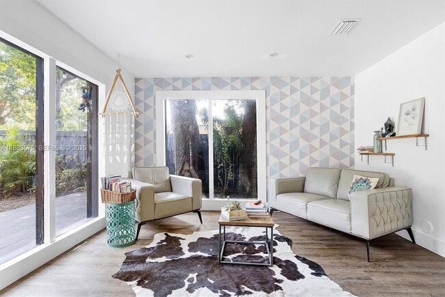 Building Photo - 266 NE 117th St