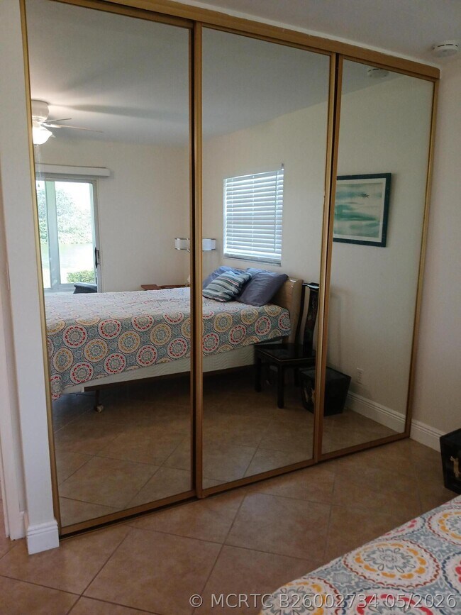 Building Photo - 92 Seville Dr