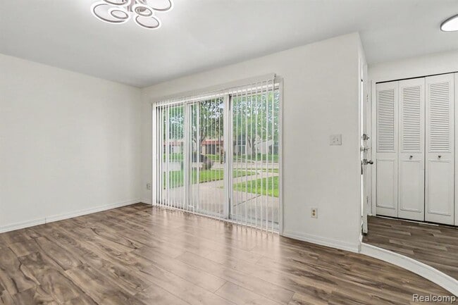 Building Photo - 8232 Karam Blvd