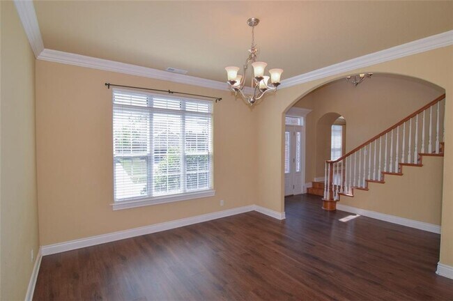 Building Photo - 6113 W Pleasant Dr