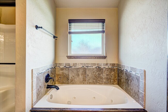 Building Photo - AVAILABLE THE END OF APRIL! 3 OR 4 BDRM, 2 BATHRM, 2 CAR & STORM SHELTER