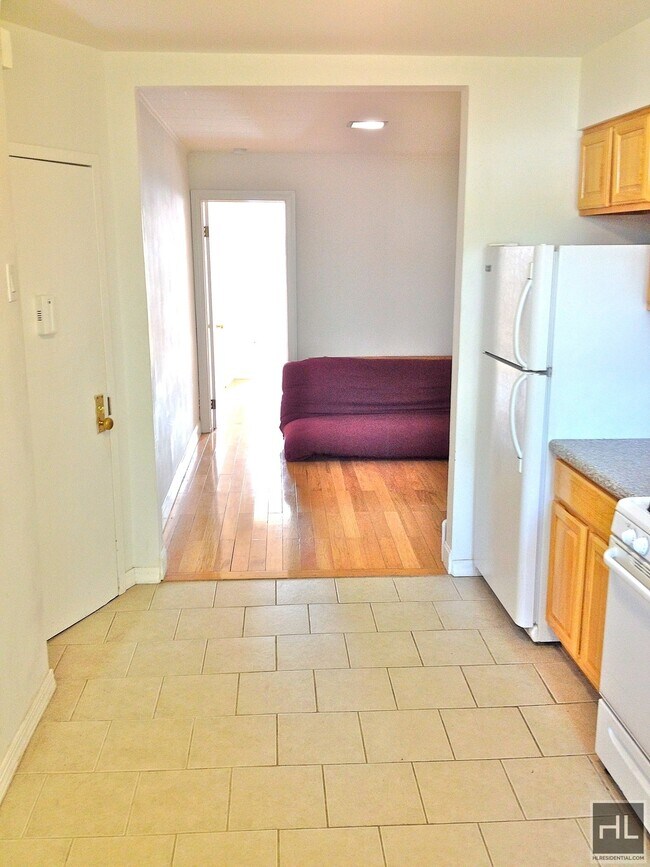 Building Photo - DIAMOND STREET