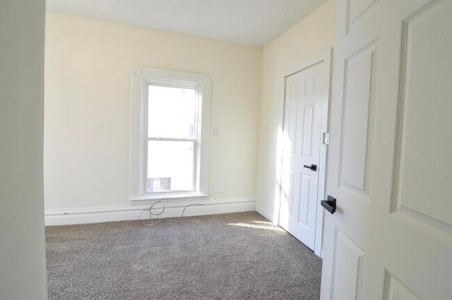 Building Photo - 2501 Poppleton Ave
