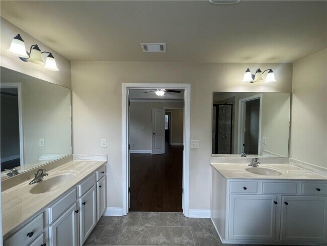 Building Photo - 2299 Misty Ivy Ct