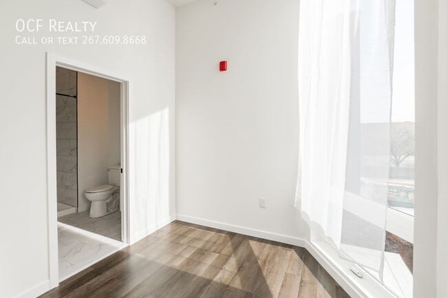 Building Photo - 5303 Chester Ave