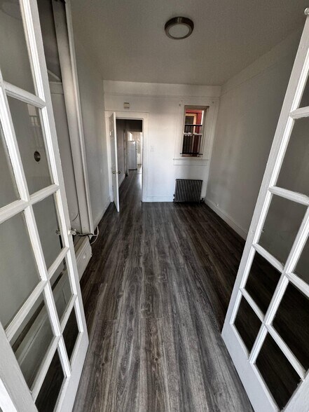 Building Photo - 72 Rose Ave