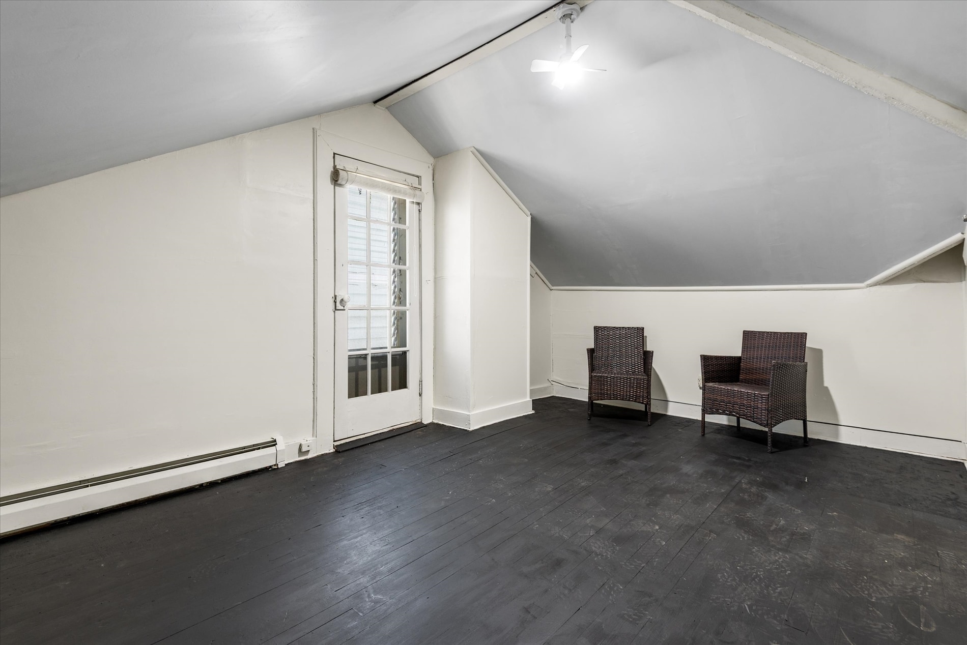 Building Photo - 2 Pirates Cv