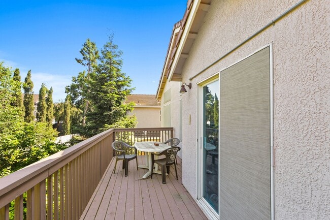 Building Photo - 3 Bedroom in Mace Ranch