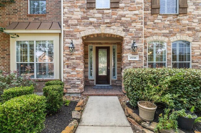 Building Photo - 15718 Starcreek Ln