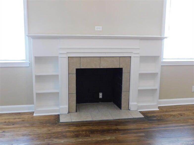 Building Photo - 3547 N Wareingwood Dr