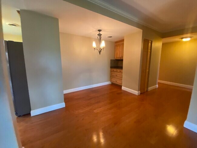 Building Photo - 20 Stearns Rd