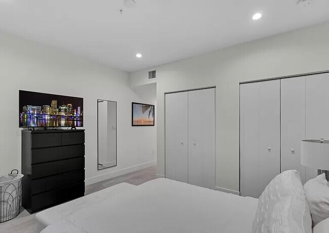 Building Photo - Coral Springs Homes