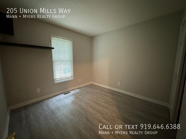 Building Photo - 205 Union Mills Way