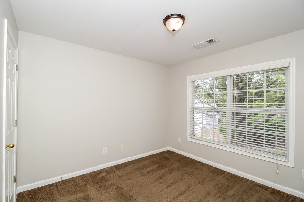 Building Photo - 1875 Eveningside Way NW