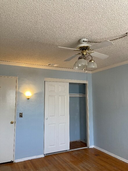 Building Photo - 7537 El Cortez Cir