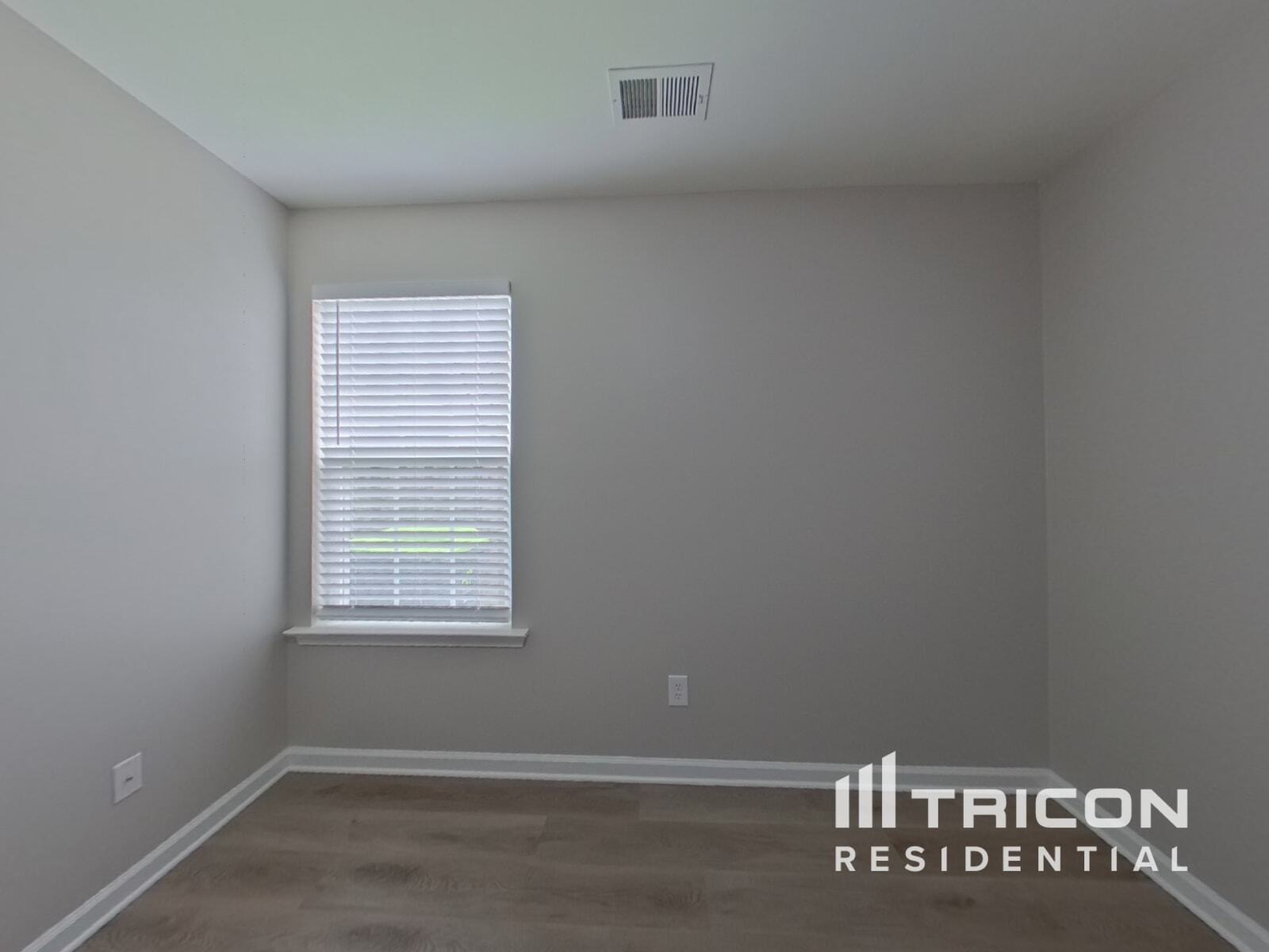 Building Photo - 158 Bonhomme Cir