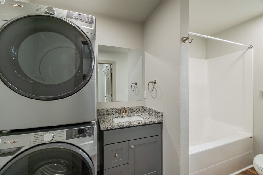 Building Photo - 384 24th St NE