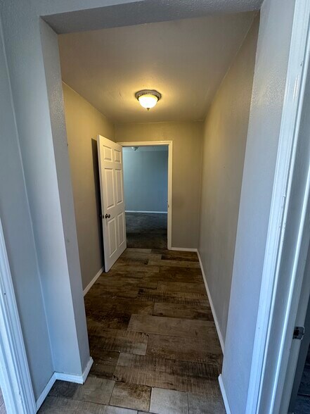 Building Photo - 1431 Tierra del Sol Rd