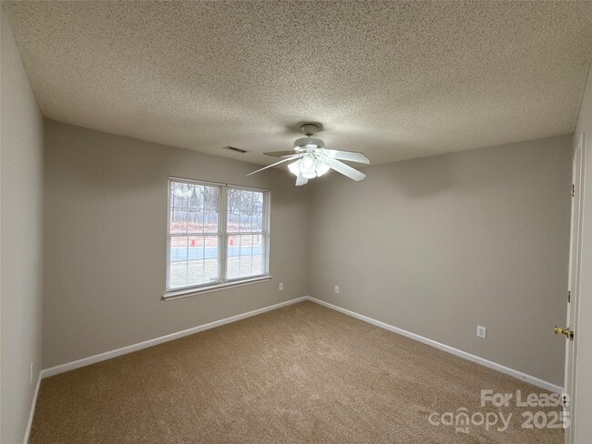 Building Photo - 3214 Atlas Dr