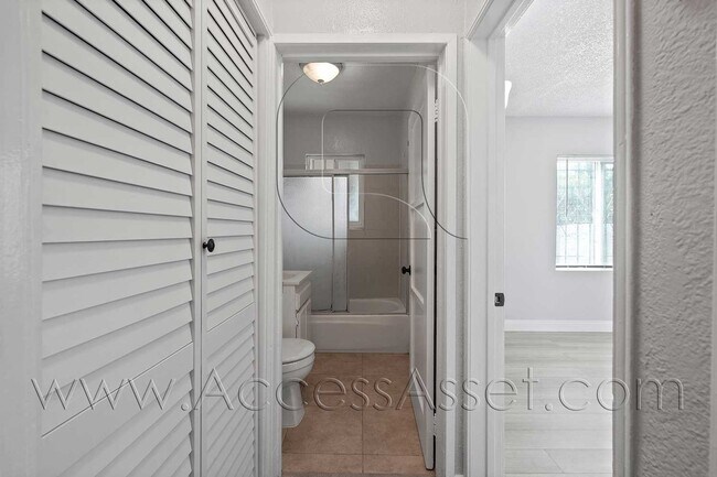 Building Photo - 16702 Orange Way