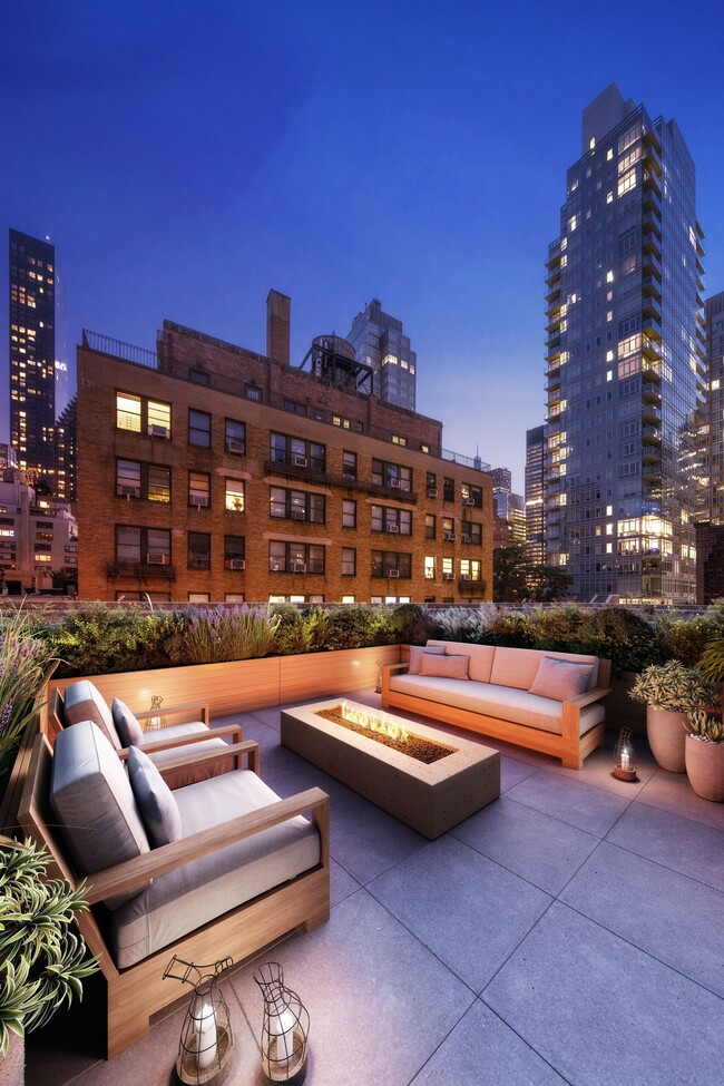 Building Photo - 323 E 53rd St
