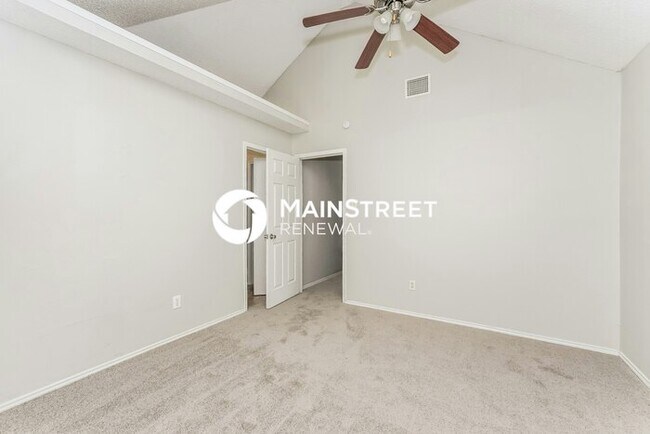 Building Photo - 3 Bedroom Pet-Friendly Home in Fort Worth,...