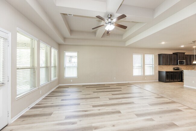 Building Photo - 2414 Garden Falls Dr