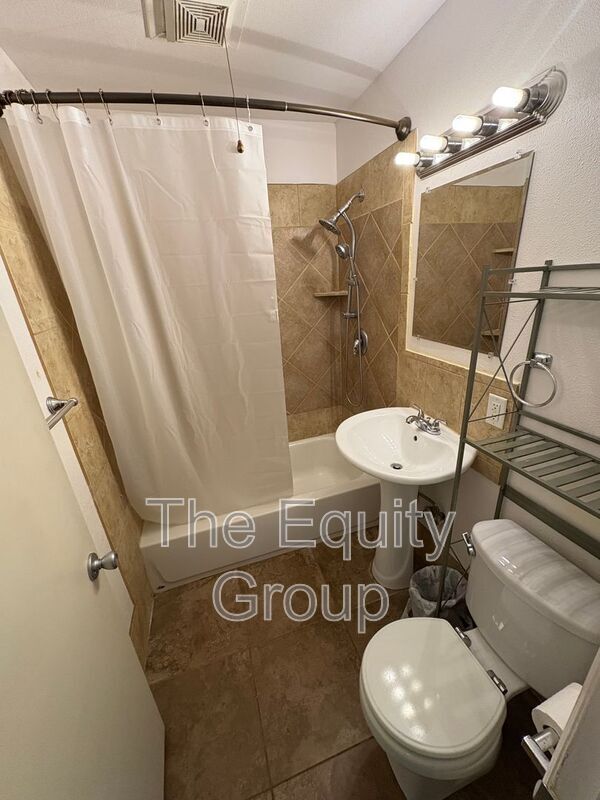 Building Photo - 600 N Dickran Dr