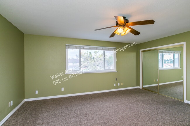 Building Photo - 1062 Foxenwood Dr