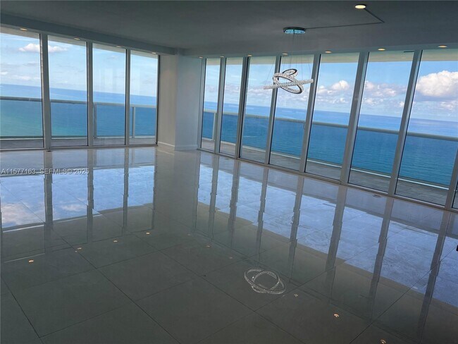 Building Photo - 1830 S Ocean Dr