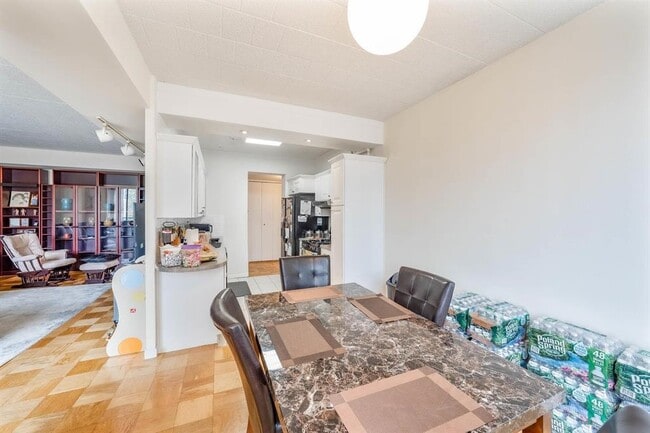 Building Photo - 9060 Palisade Ave