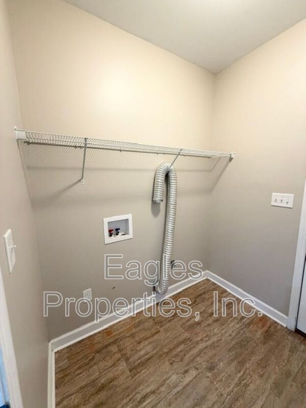 Building Photo - 328 N Landing Dr