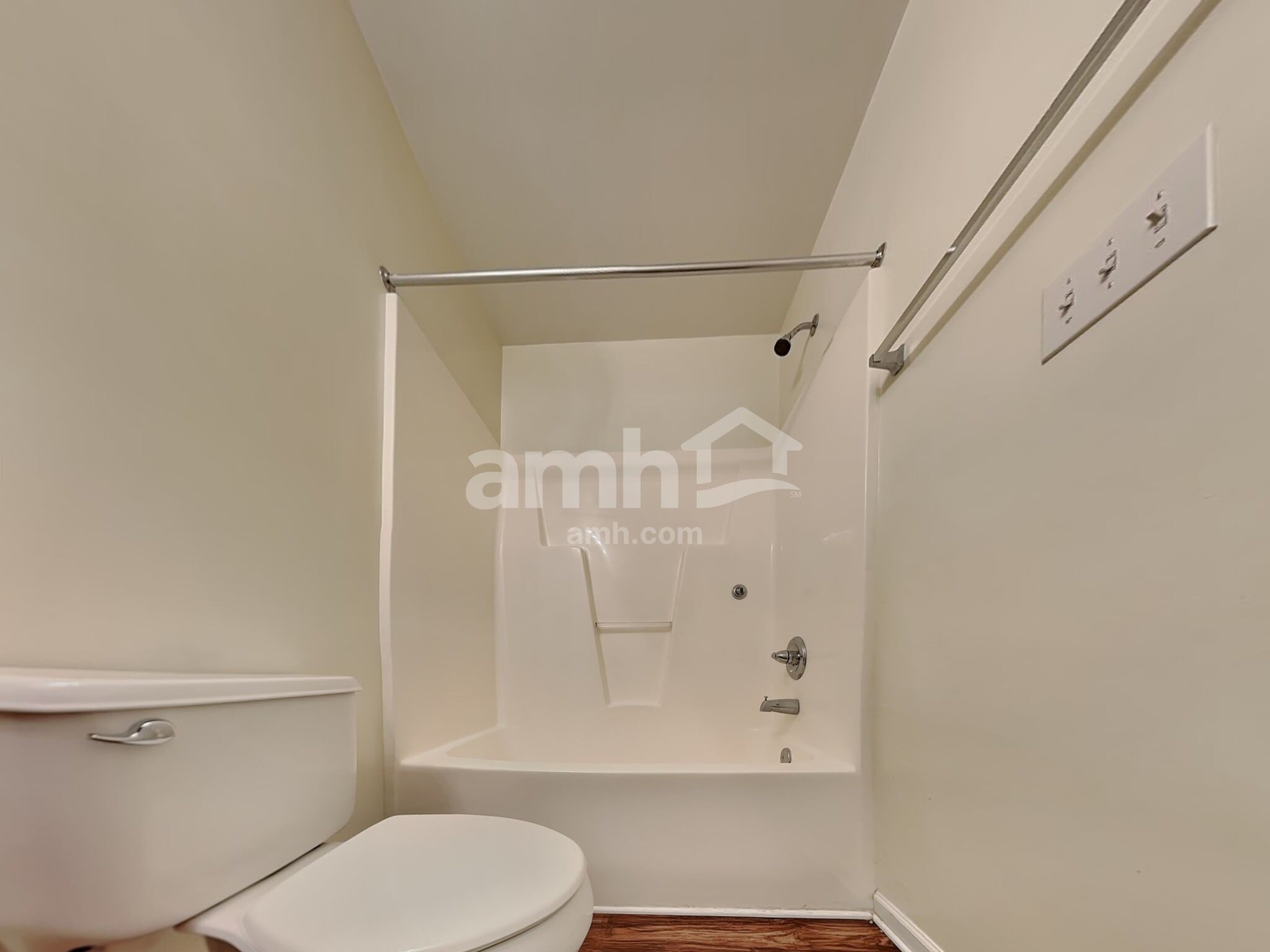 Building Photo - 103 Wolf Creek Ln