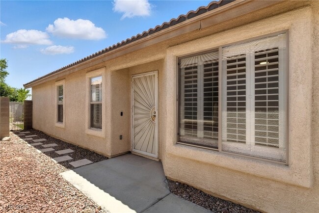 Building Photo - 10950 Crispinio St