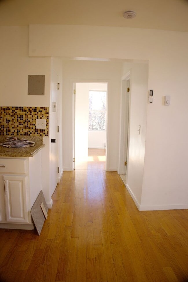 Building Photo - 3663 Bronxwood Ave